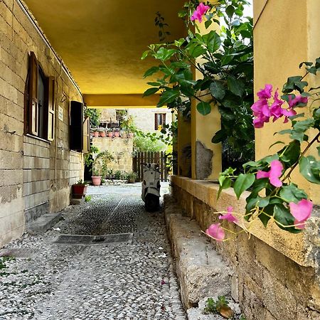 The Knight And The Pomegranate - Luxury Medieval Villa Rhodes City ภายนอก รูปภาพ