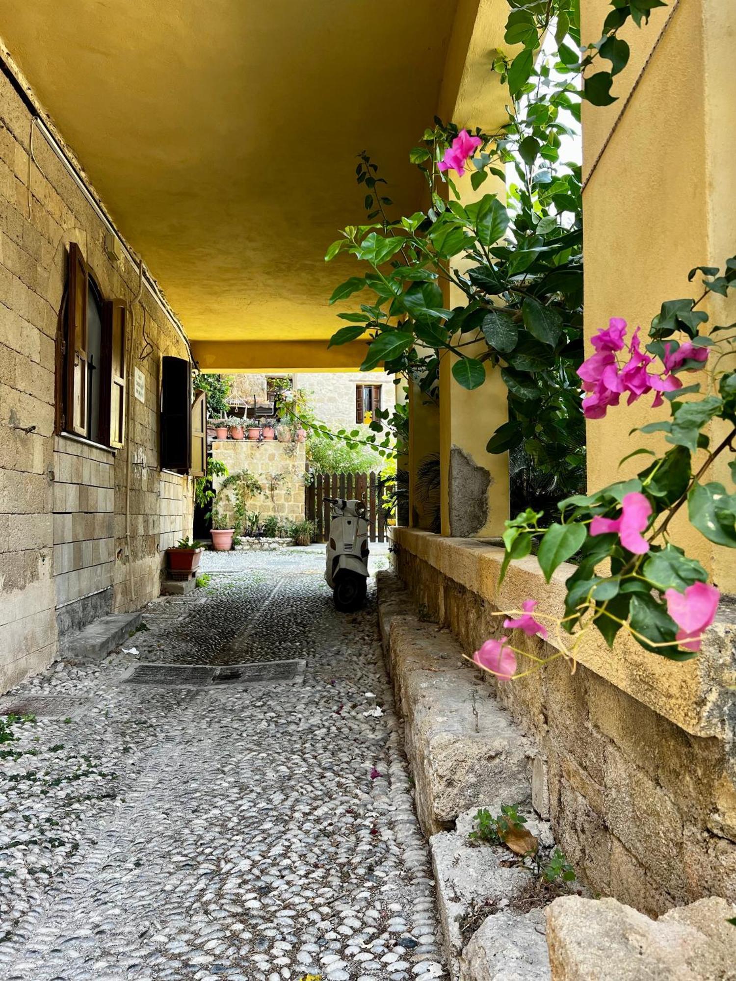 The Knight And The Pomegranate - Luxury Medieval Villa Rhodes City ภายนอก รูปภาพ